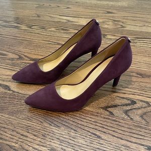 Michael Kors Dorothy suede pump